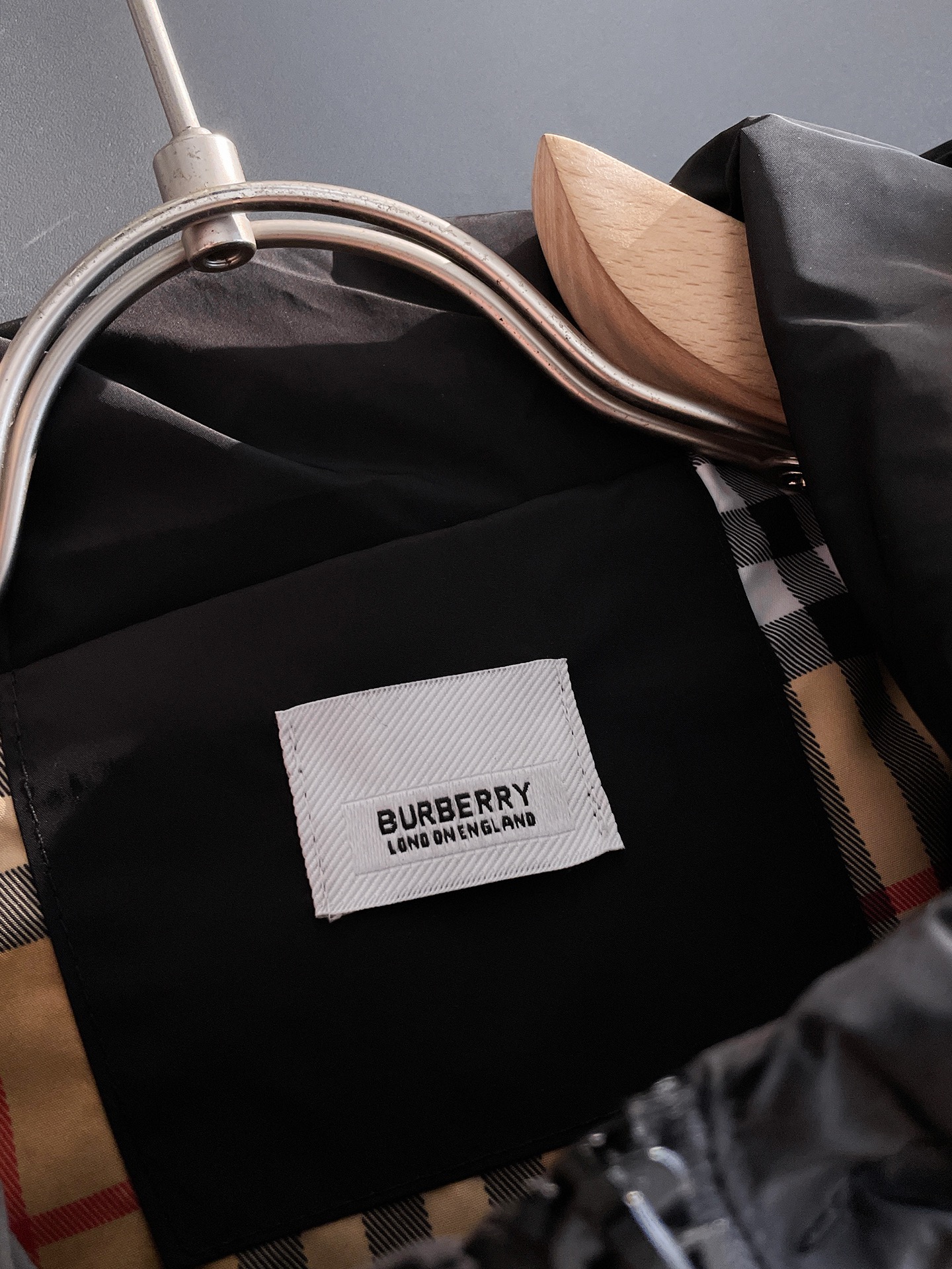 Hoodies & Sweatshirts