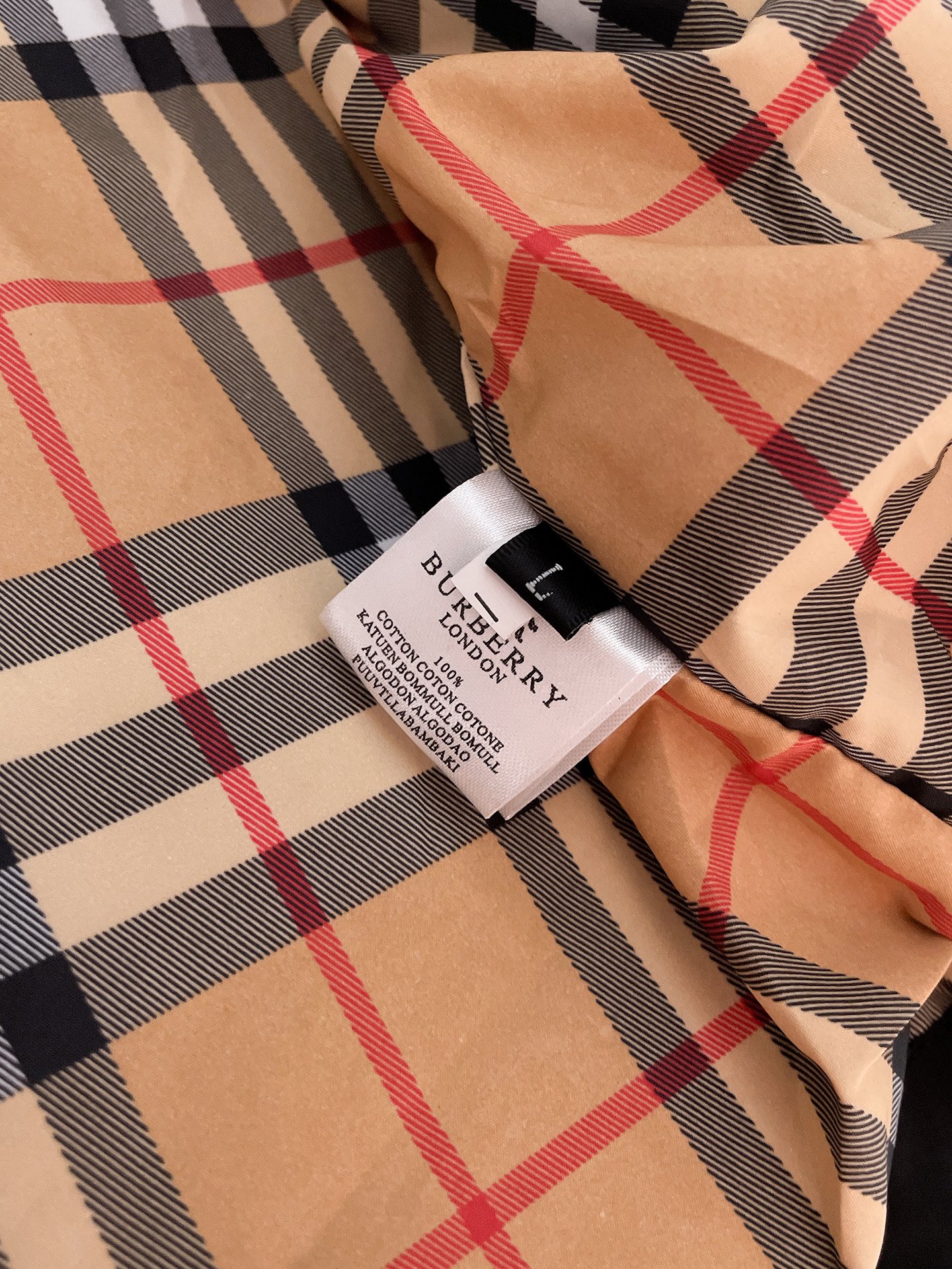 Hoodies & Sweatshirts