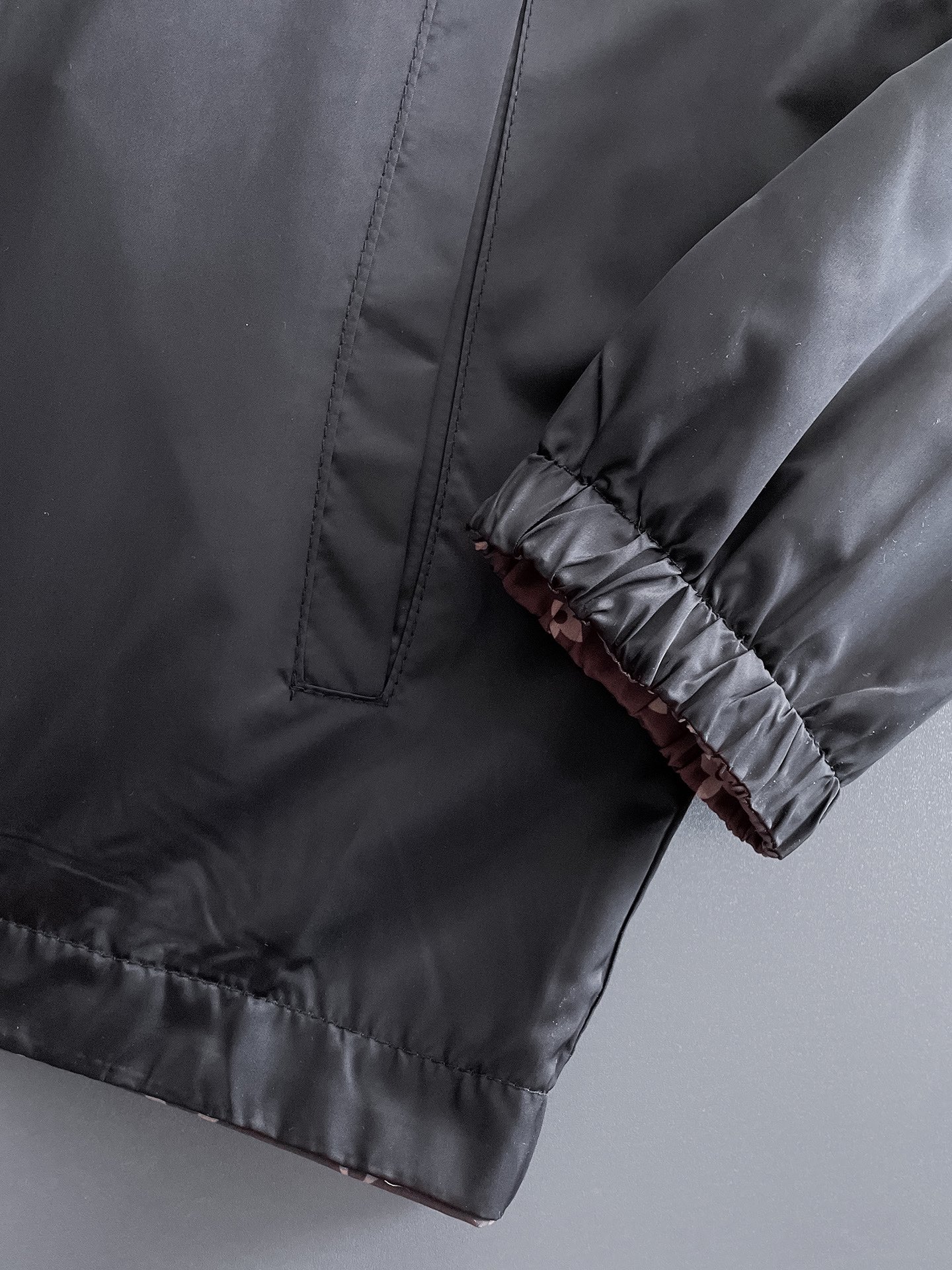 Hoodies & Sweatshirts