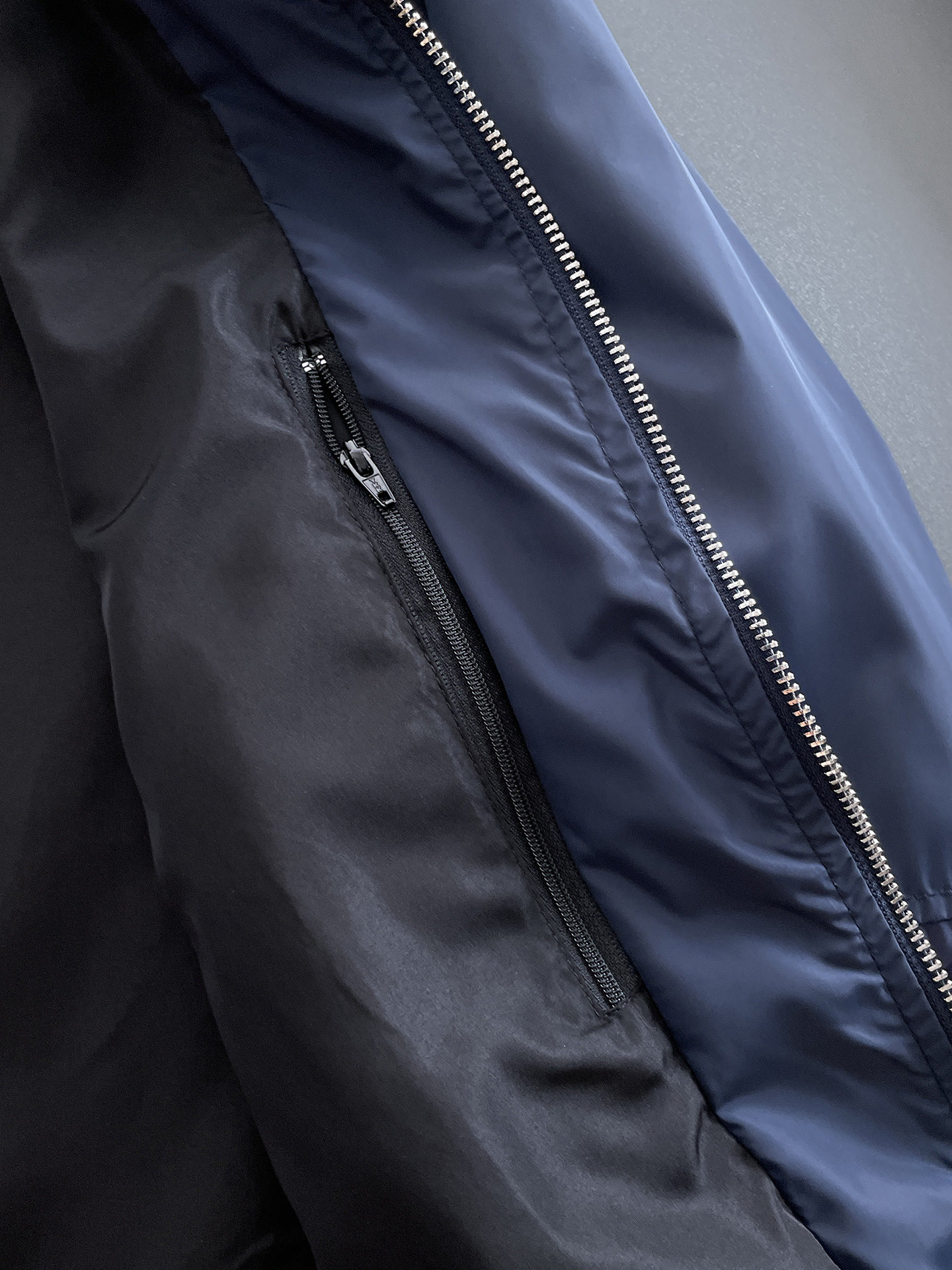 Hoodies & Sweatshirts