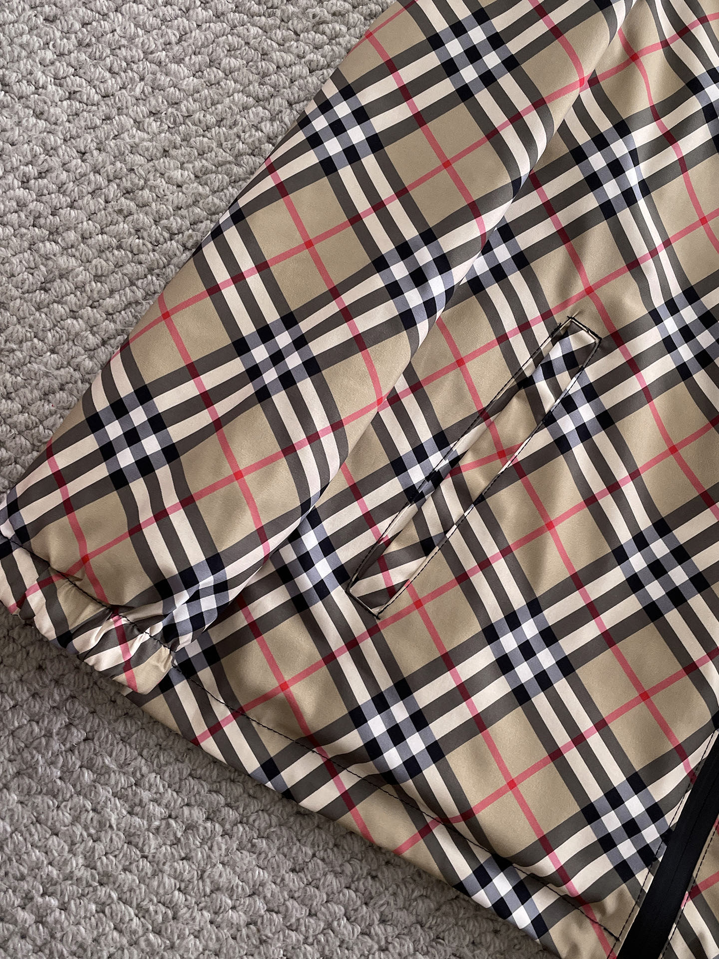 Hoodies & Sweatshirts