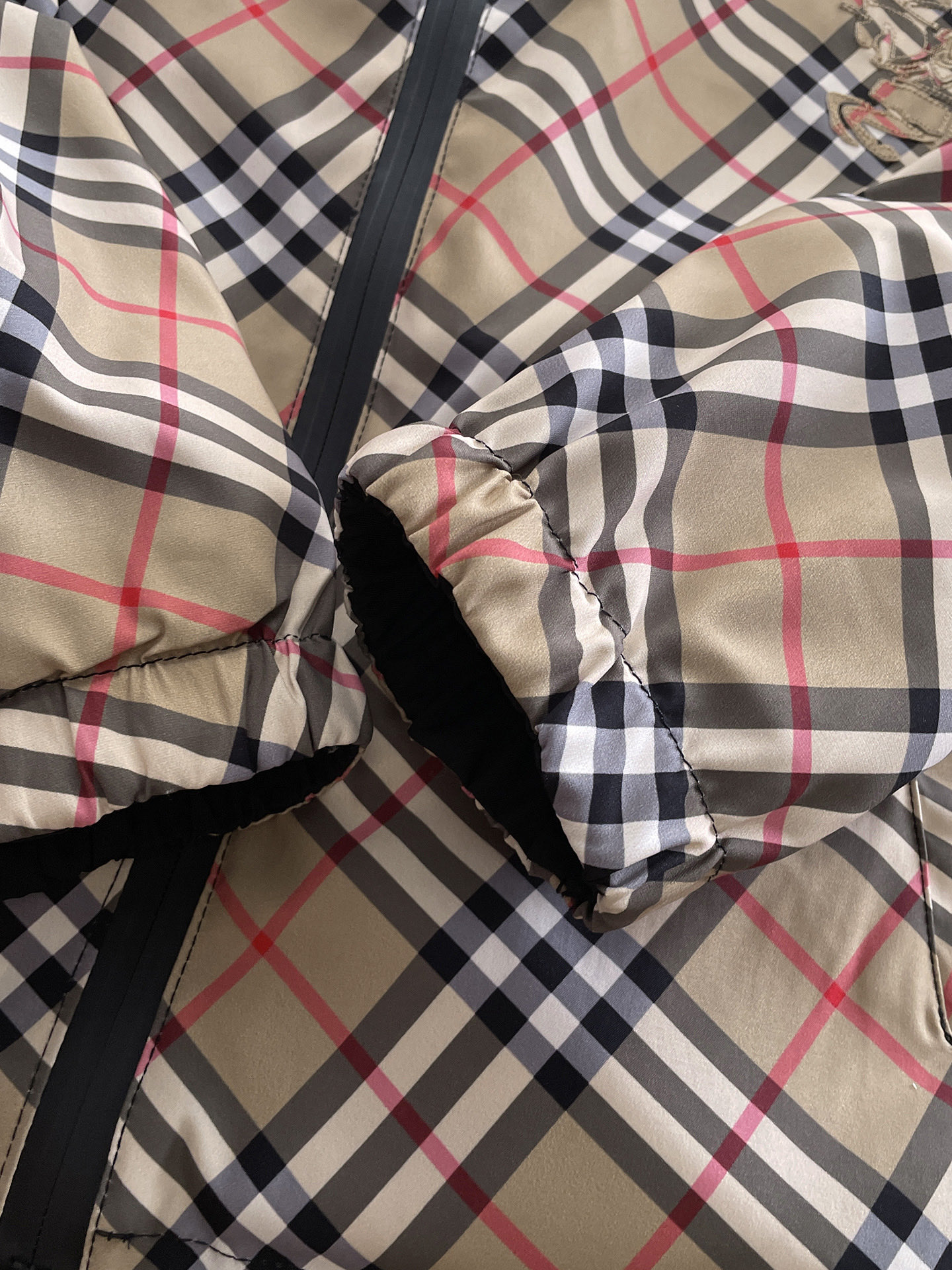 Hoodies & Sweatshirts