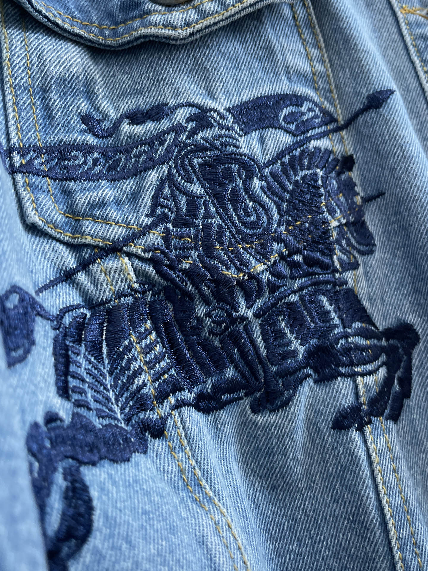 Hoodies & Sweatshirts