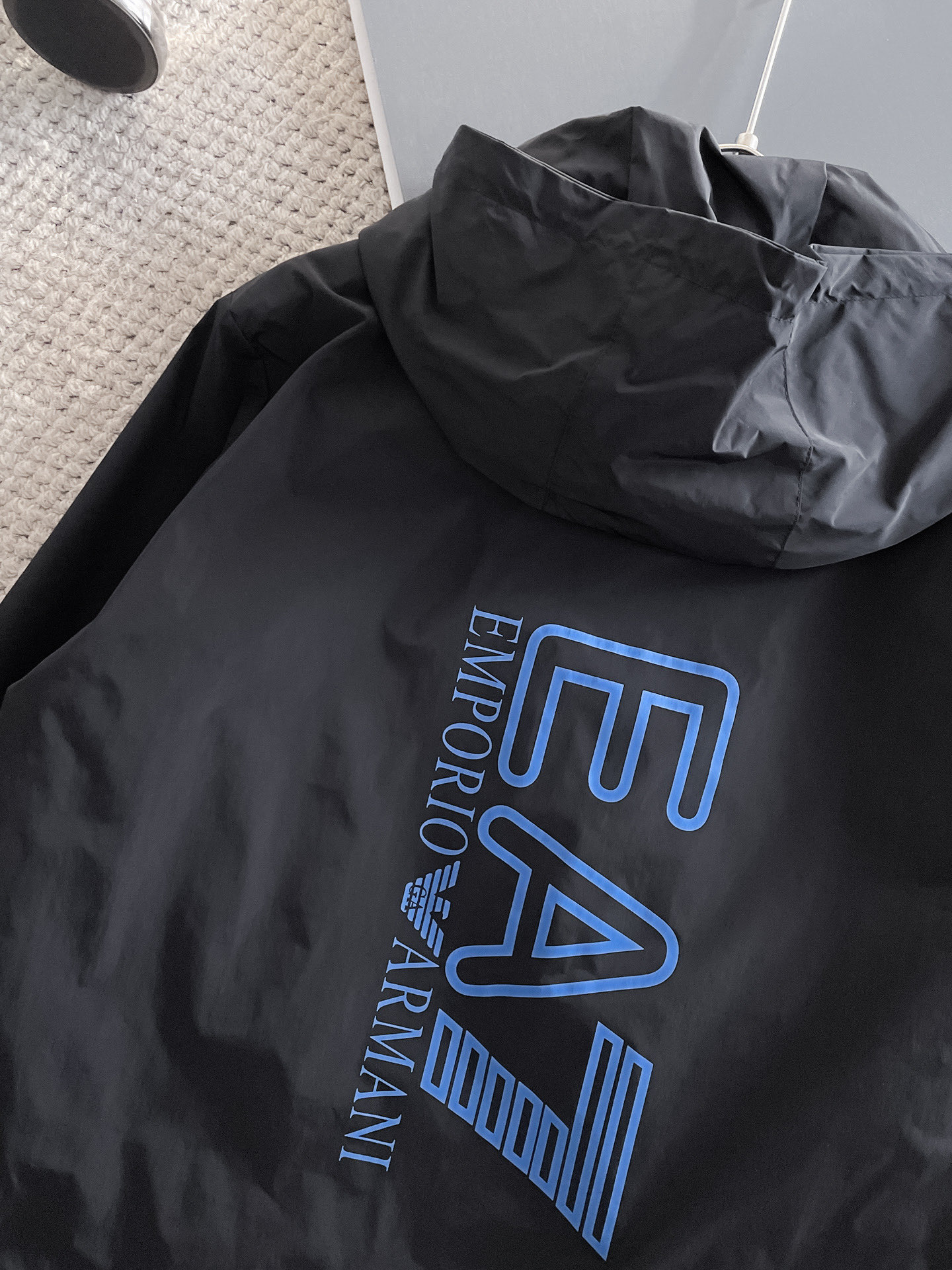 Hoodies & Sweatshirts