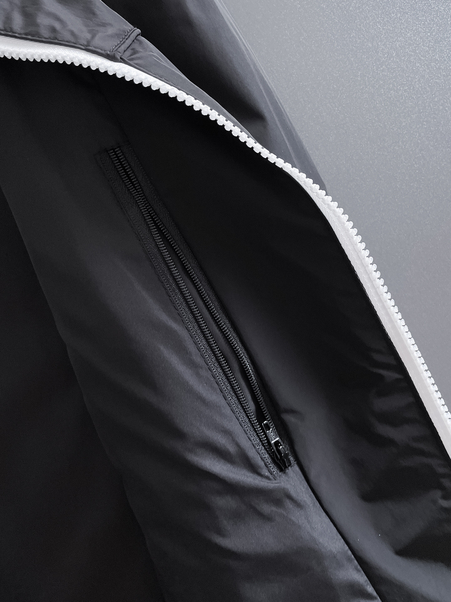 Hoodies & Sweatshirts