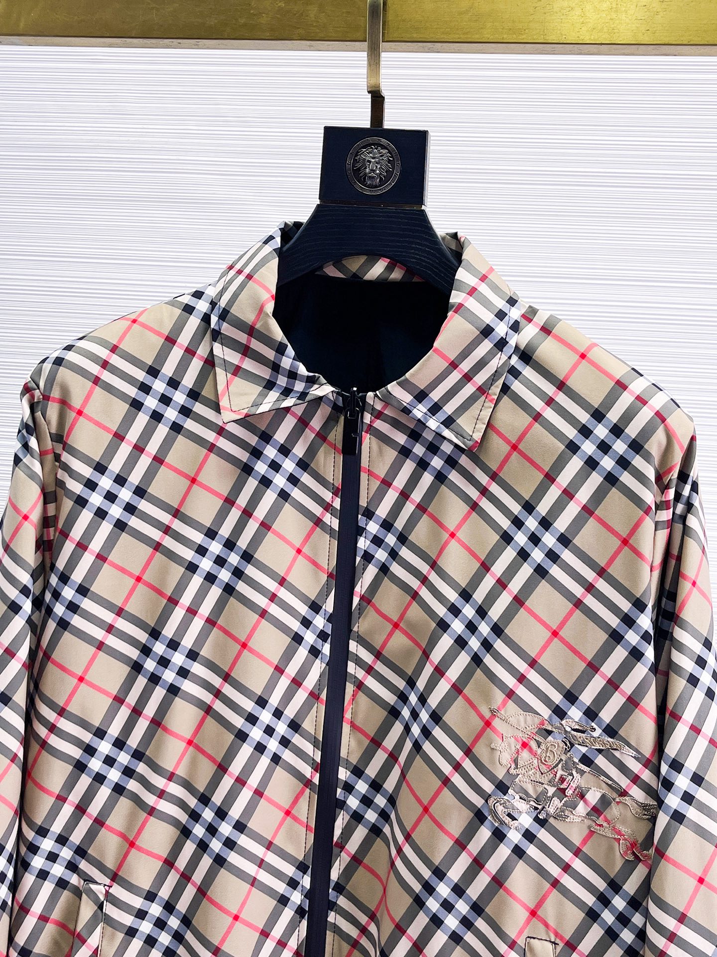 Hoodies & Sweatshirts