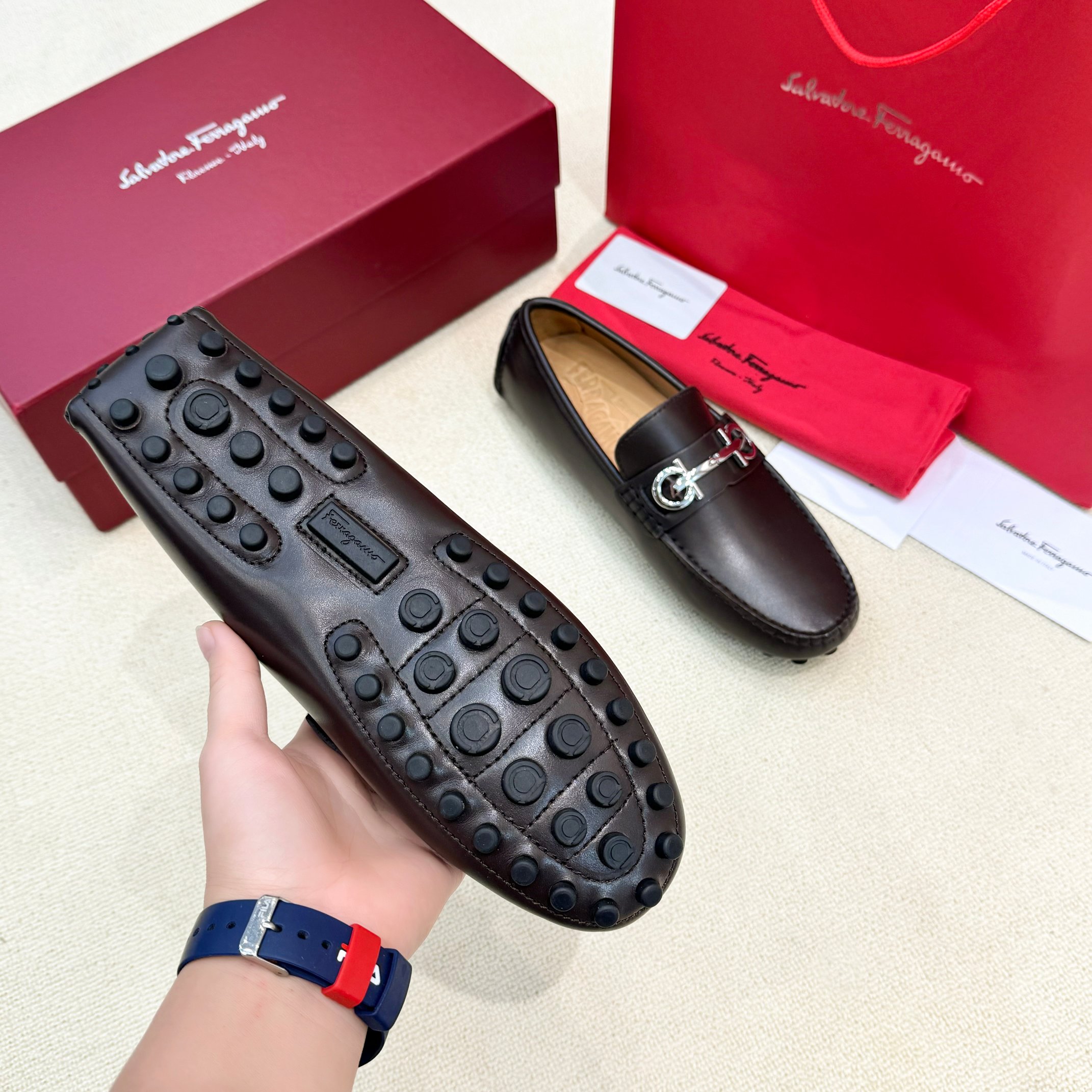 FerragamoSHOES