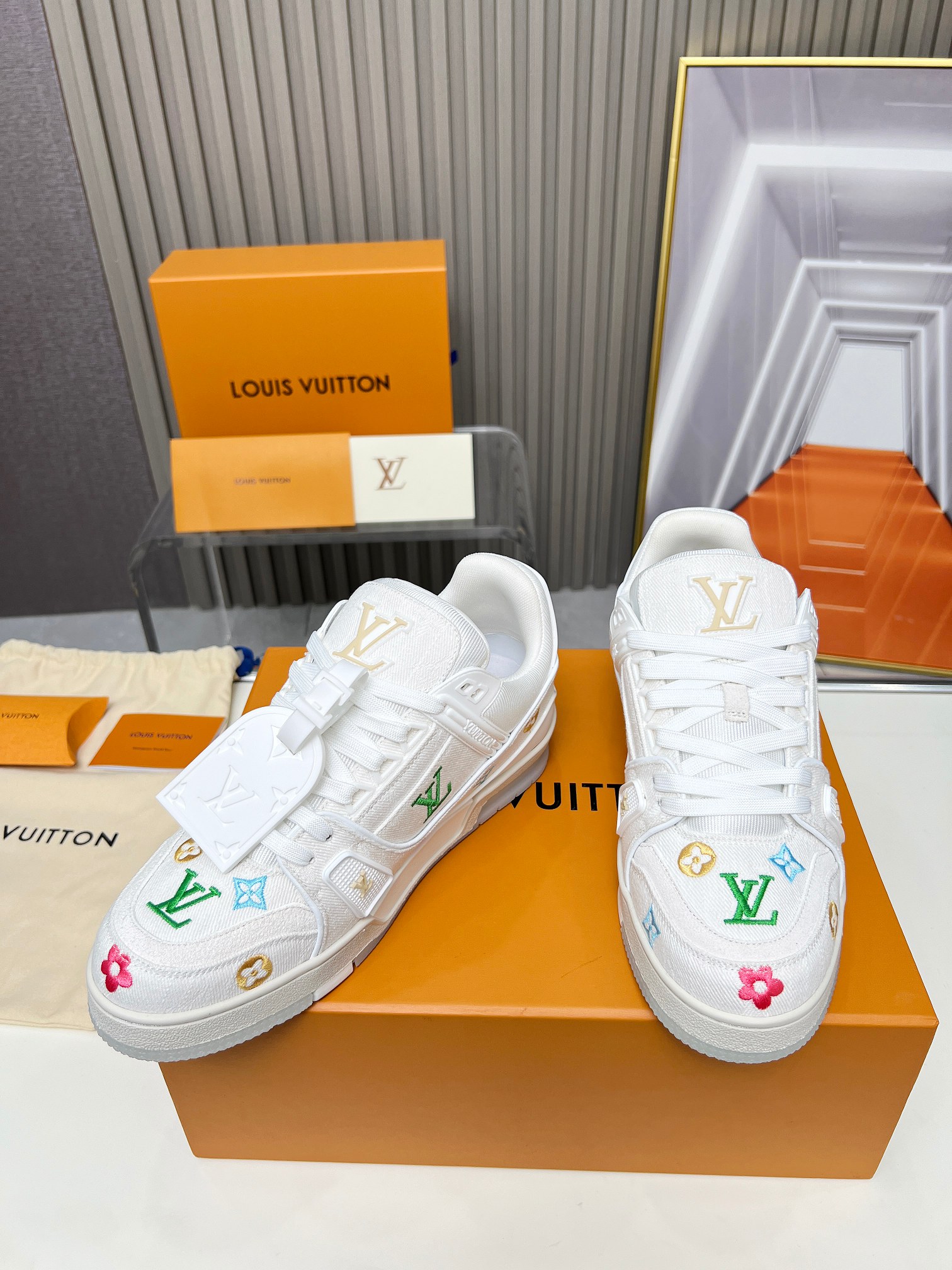 LVShoes