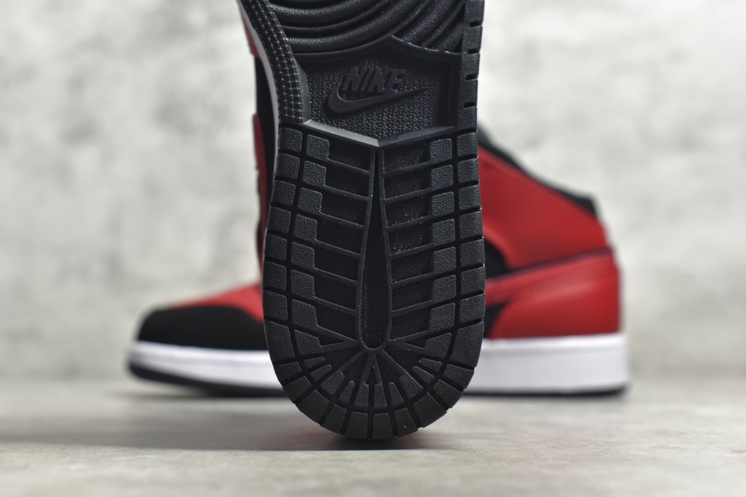 AirJordan1MidSHOES