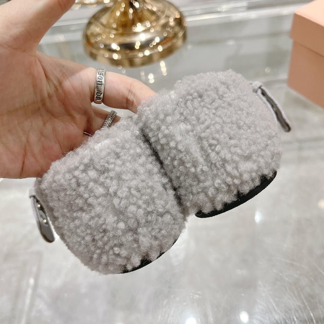 Womens shoes collection