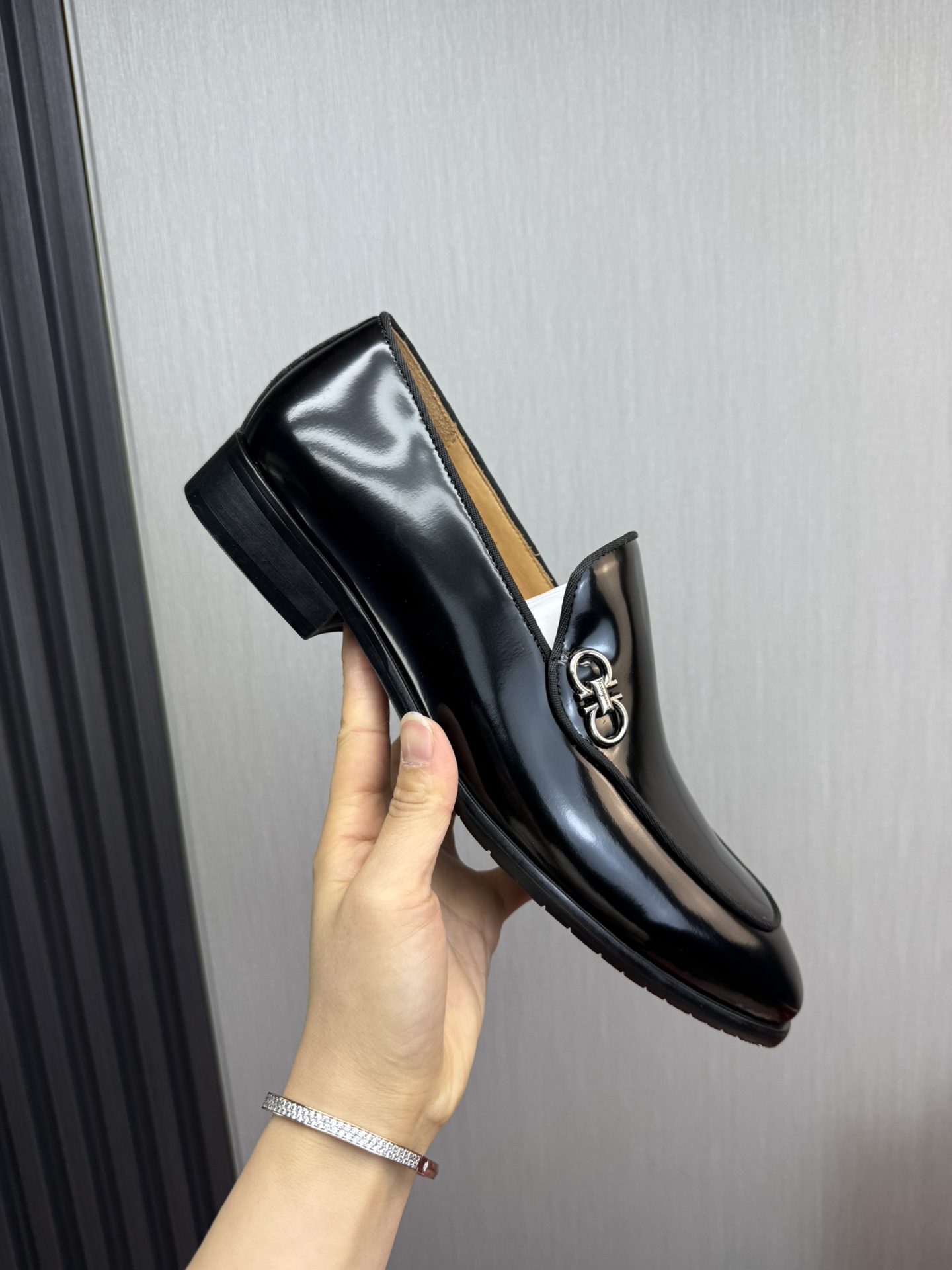 FerragamoSHOES