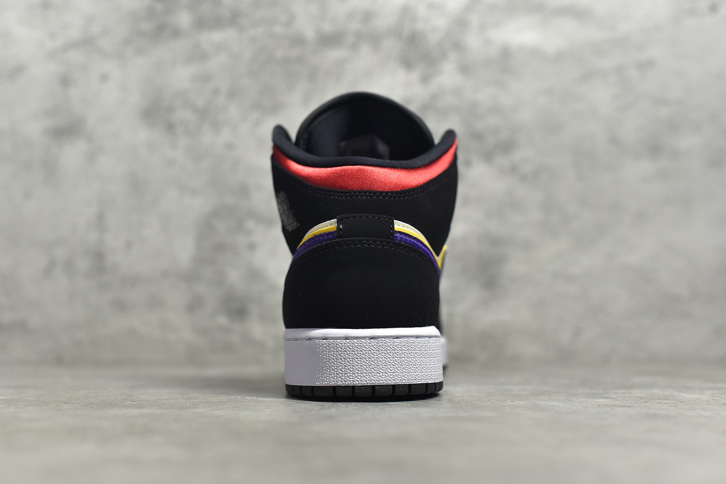 AirJordan1MidSHOES