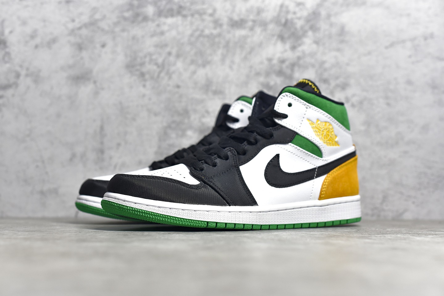AirJordan1MidSHOES