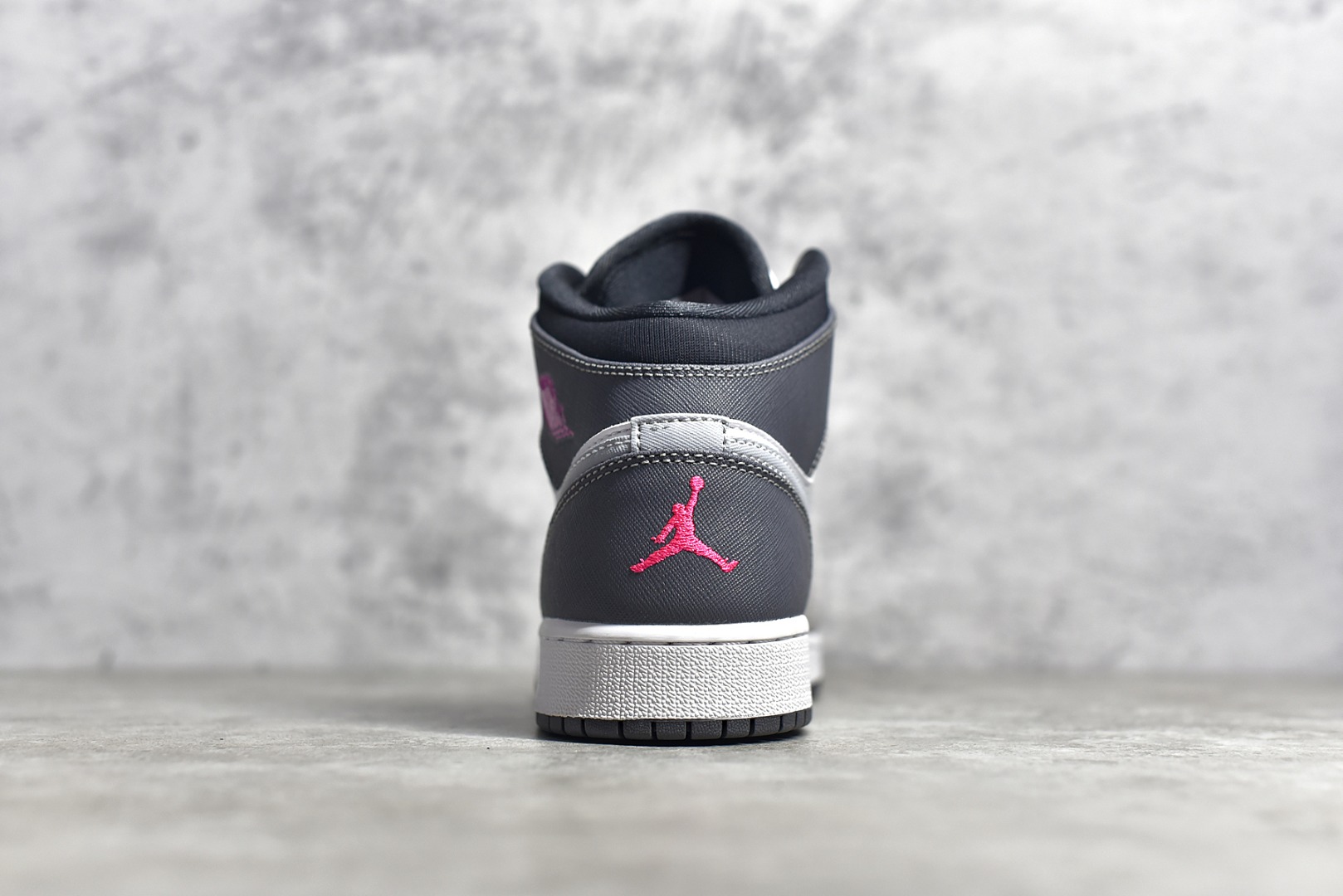 AirJordan1MidSHOES