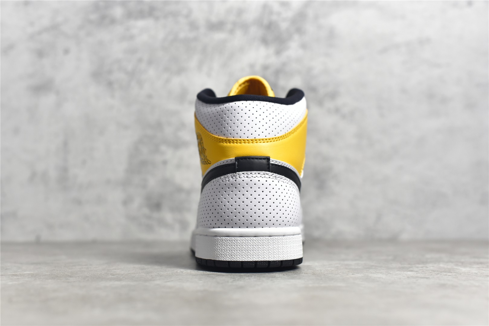 AirJordan1MidSHOES
