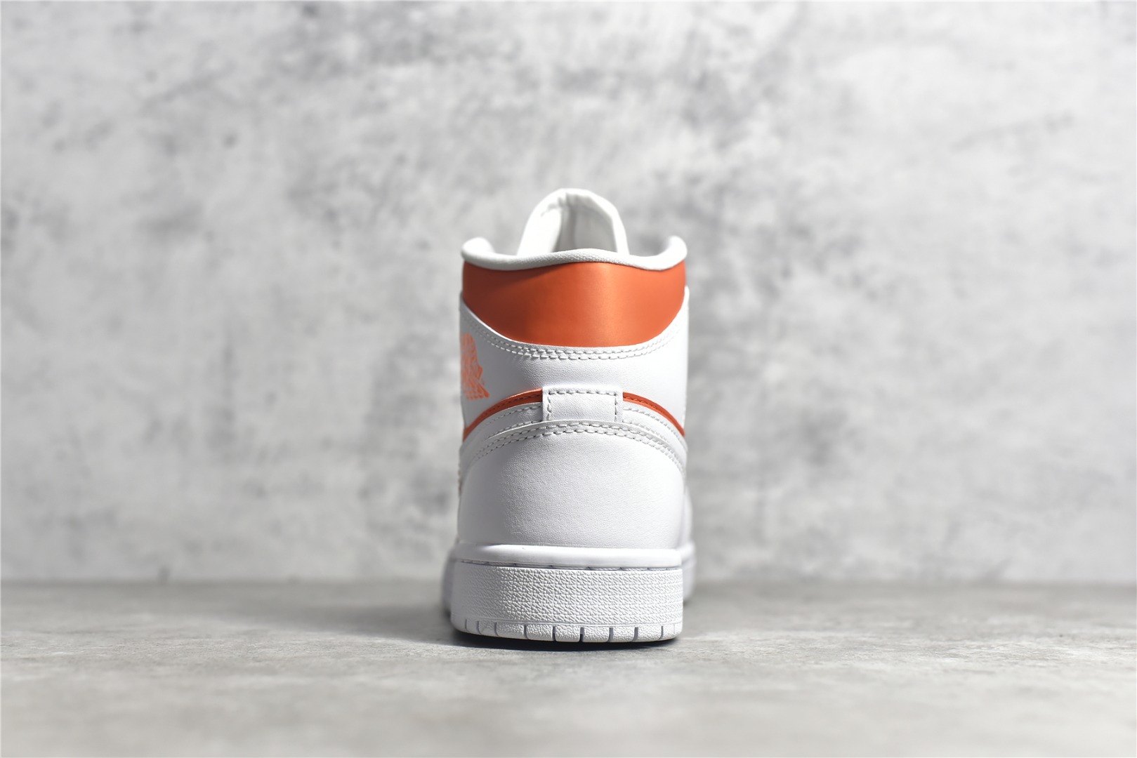 AirJordan1MidSHOES