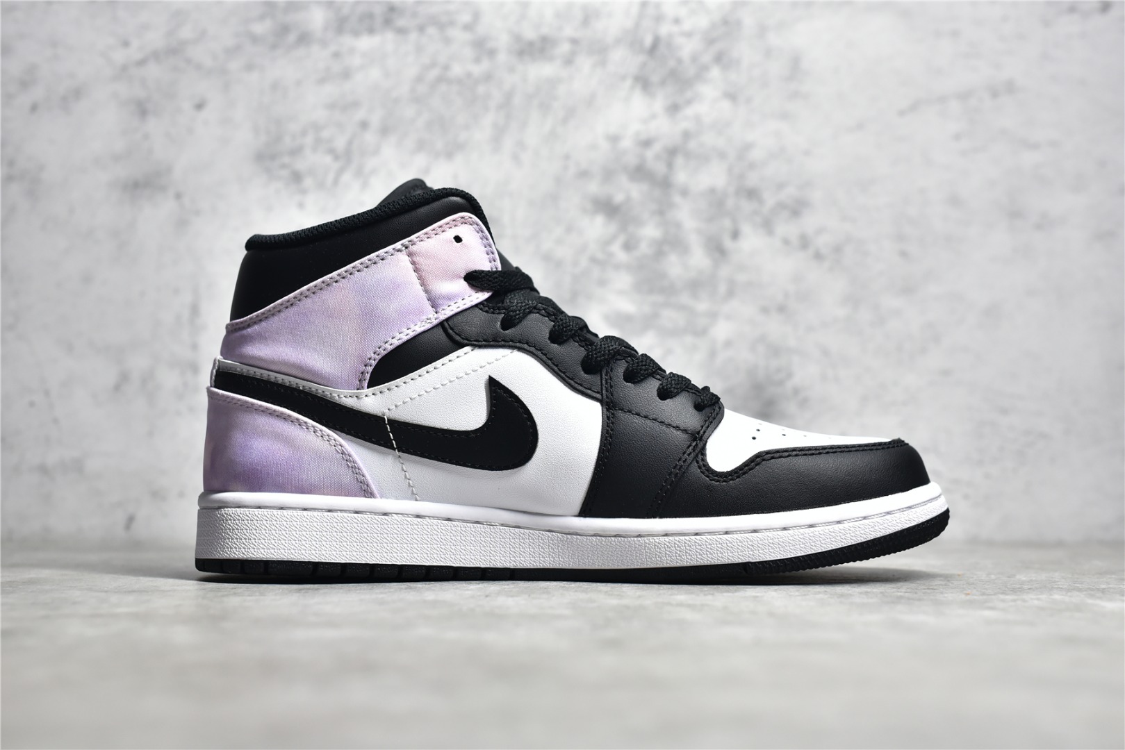 AirJordan1MidSHOES