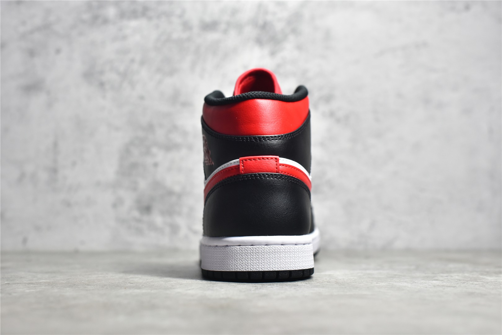 AirJordan1MidSHOES