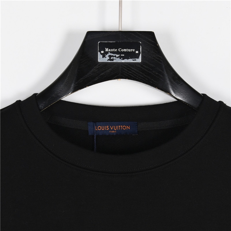 Hoodies & Sweatshirts